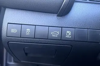 Toyota Camry, 2.5, 131 kW, hybrid, automatic, front-wheel drive