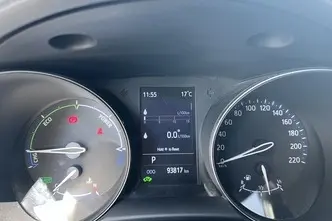 Toyota C-HR, 1.8, 72 kW, гибрид, автомат, передний привод