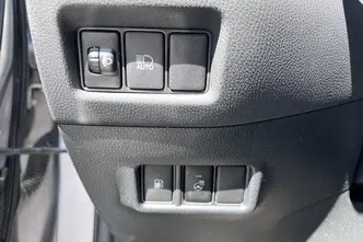 Toyota C-HR, 1.8, 72 kW, гибрид, автомат, передний привод