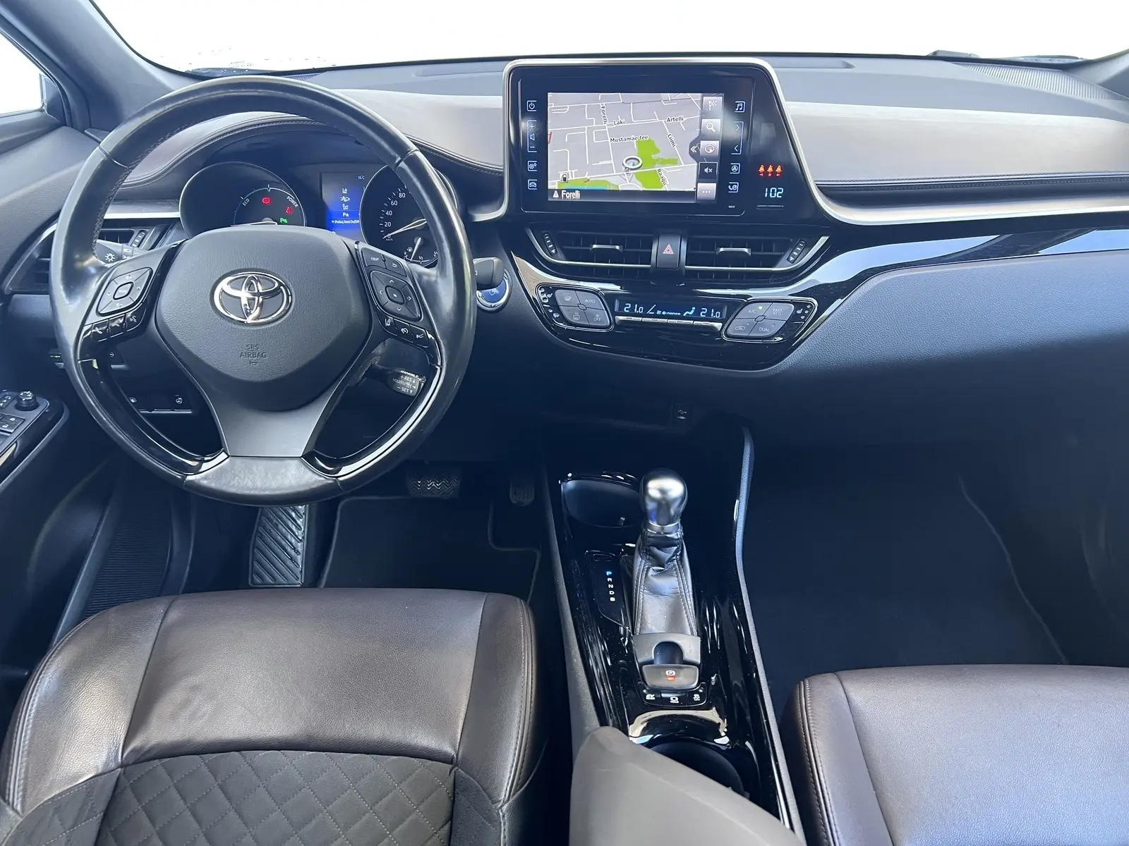 Toyota C-HR, 1.8, 72 kW, гибрид, автомат, передний привод