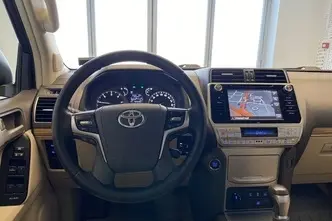 Toyota Land Cruiser, 2.8, 130 kW, diesel, automatic, four-wheel drive