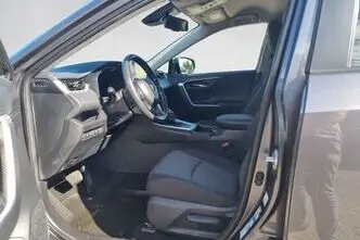 Toyota RAV4, 2.5, 131 kW, hybrid, automatic, front-wheel drive