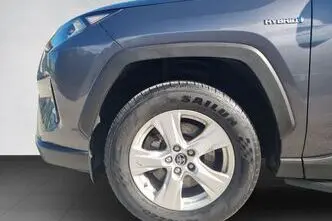 Toyota RAV4, 2.5, 131 kW, hybrid, automatic, front-wheel drive