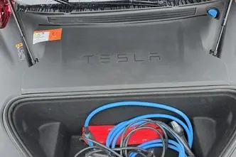 Tesla Model S, 386 kW, elekter, automaat, nelikvedu