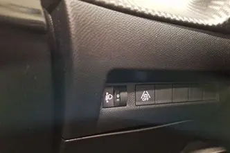 Peugeot 208, 1.2, 74 kW, bensiin, automaat, esivedu