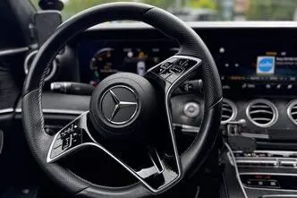 Mercedes-Benz E 200, 1.6, 118 kW, diesel, automatic, rear-wheel drive