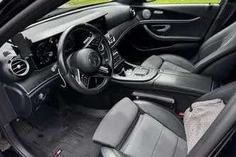 Mercedes-Benz E 200, 1.6, 118 kW, diesel, automatic, rear-wheel drive