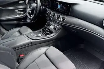 Mercedes-Benz E 200, 1.6, 118 kW, diesel, automatic, rear-wheel drive