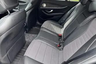Mercedes-Benz E 200, 1.6, 118 kW, diesel, automatic, rear-wheel drive