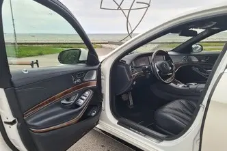 Mercedes-Benz S 550, 4.7, 335 kW, petrol, automatic, four-wheel drive