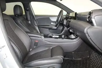 Mercedes-Benz A 180, 1.3, 100 kW, petrol, automatic, front-wheel drive