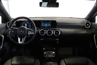 Mercedes-Benz A 180, 1.3, 100 kW, petrol, automatic, front-wheel drive