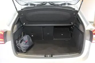 Mercedes-Benz A 180, 1.3, 100 kW, petrol, automatic, front-wheel drive