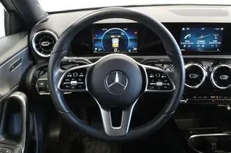 Mercedes-Benz A 180, 1.3, 100 kW, petrol, automatic, front-wheel drive