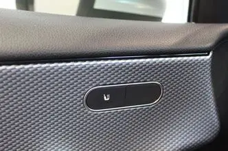 Mercedes-Benz A 180, 1.3, 100 kW, petrol, automatic, front-wheel drive
