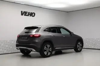 Mercedes-Benz GLA 180, 1.3, 100 kW, petrol, automatic, front-wheel drive
