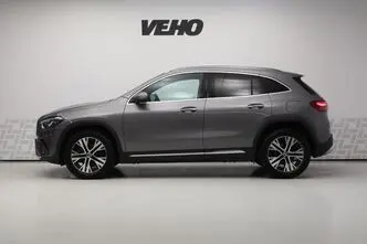 Mercedes-Benz GLA 180, 1.3, 100 kW, petrol, automatic, front-wheel drive