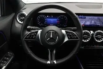 Mercedes-Benz GLA 180, 1.3, 100 kW, petrol, automatic, front-wheel drive