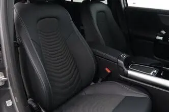 Mercedes-Benz GLA 180, 1.3, 100 kW, petrol, automatic, front-wheel drive