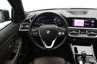 BMW 318, 2.0, 115 kW, бензин, автомат, задний привод