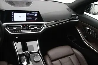 BMW 318, 2.0, 115 kW, бензин, автомат, задний привод