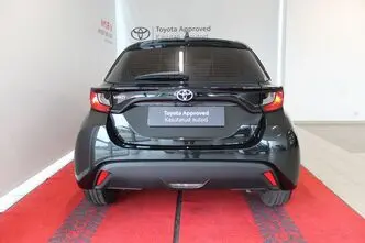 Toyota Yaris, 1.5, 92 kW, бензин, механическая, передний привод