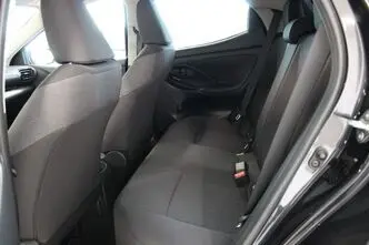 Toyota Yaris, 1.5, 92 kW, бензин, механическая, передний привод