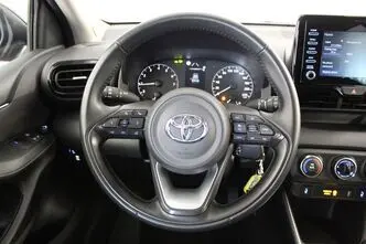 Toyota Yaris, 1.5, 92 kW, бензин, механическая, передний привод