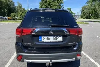 Mitsubishi Outlander, 2.0, 110 kW, petrol, automatic, four-wheel drive