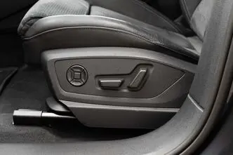 Audi e-tron, 300 kW, elekter, automaat, nelikvedu