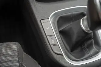 Hyundai i30, 1.5, 81 kW, bensiin, manuaal, esivedu