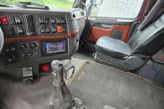 Volvo FH16 610 8X4 FICO ADR 9.9m³ + 11.8m³, 448 kW, дизель, механическая