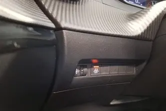 Peugeot 208, 1.2, 55 kW, бензин, механическая, передний привод
