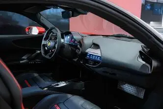 Ferrari SF90, 4.0, 735 kW, hübriid, automaat, nelikvedu