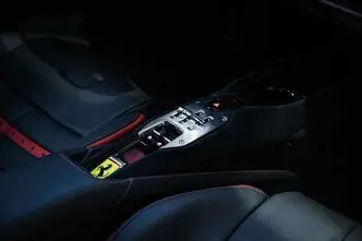 Ferrari SF90, 4.0, 735 kW, hübriid, automaat, nelikvedu