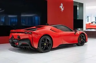 Ferrari SF90, 4.0, 735 kW, hübriid, automaat, nelikvedu