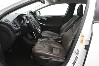Volvo V40 Cross Country, 2.0, 110 kW, diisel, automaat, esivedu