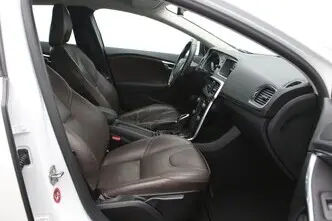 Volvo V40 Cross Country, 2.0, 110 kW, diisel, automaat, esivedu