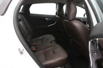 Volvo V40 Cross Country, 2.0, 110 kW, diisel, automaat, esivedu