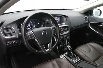 Volvo V40 Cross Country, 2.0, 110 kW, diisel, automaat, esivedu