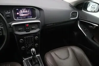 Volvo V40 Cross Country, 2.0, 110 kW, diisel, automaat, esivedu