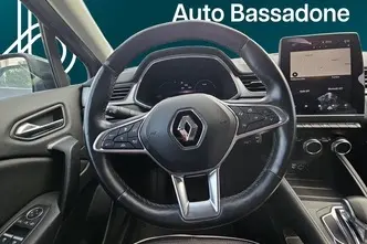 Renault Captur, 1.6, 68 kW, подключаемый гибрид, автомат, передний привод
