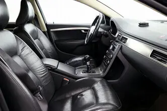 Volvo V70, 2.5, 147 kW, bensiin, manuaal, esivedu