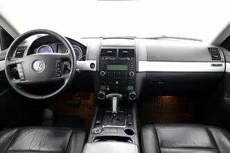 Volkswagen Touareg, 2.5, 174 kW, diesel, automatic, four-wheel drive