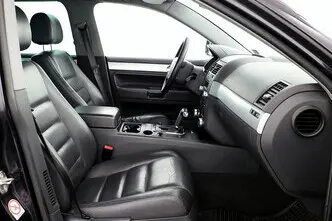 Volkswagen Touareg, 2.5, 174 kW, diesel, automatic, four-wheel drive