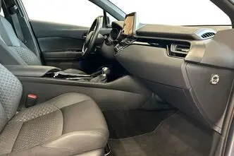 Toyota C-HR, 1.8, 72 kW, hybrid, automatic, front-wheel drive