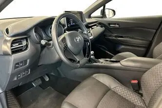 Toyota C-HR, 1.8, 72 kW, hybrid, automatic, front-wheel drive