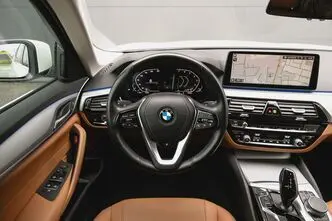 BMW 530, 2.0, 185 kW, hybrid, automatic, four-wheel drive