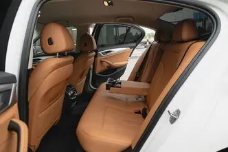 BMW 530, 2.0, 185 kW, hybrid, automatic, four-wheel drive