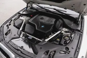 BMW 530, 2.0, 185 kW, hybrid, automatic, four-wheel drive